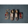 Roger Sneaker Travel