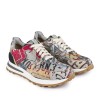 Roger Sneaker Travel